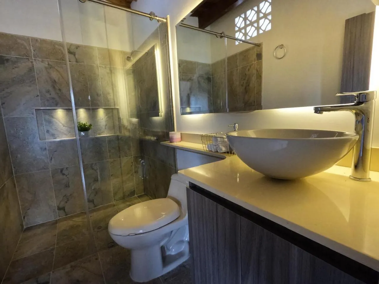 Apartment Hermoso Loft Cerca Al Poblado Y Al Metro Medellin