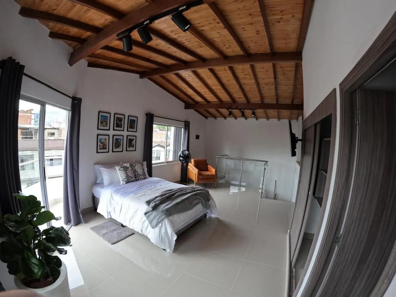 Hermoso Loft Cerca Al Poblado Y Al Metro Medellin 0*,