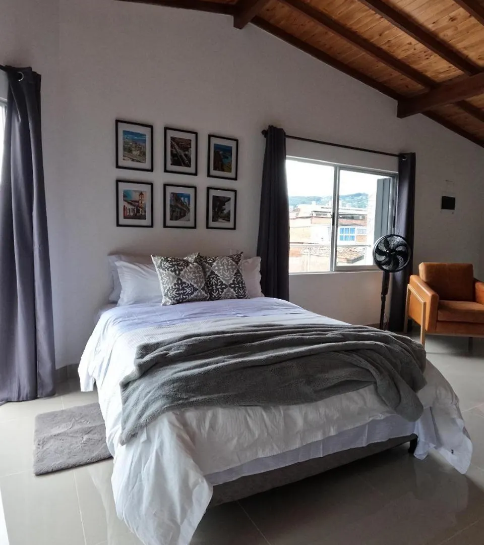 Hermoso Loft Cerca Al Poblado Y Al Metro メデジン アパート