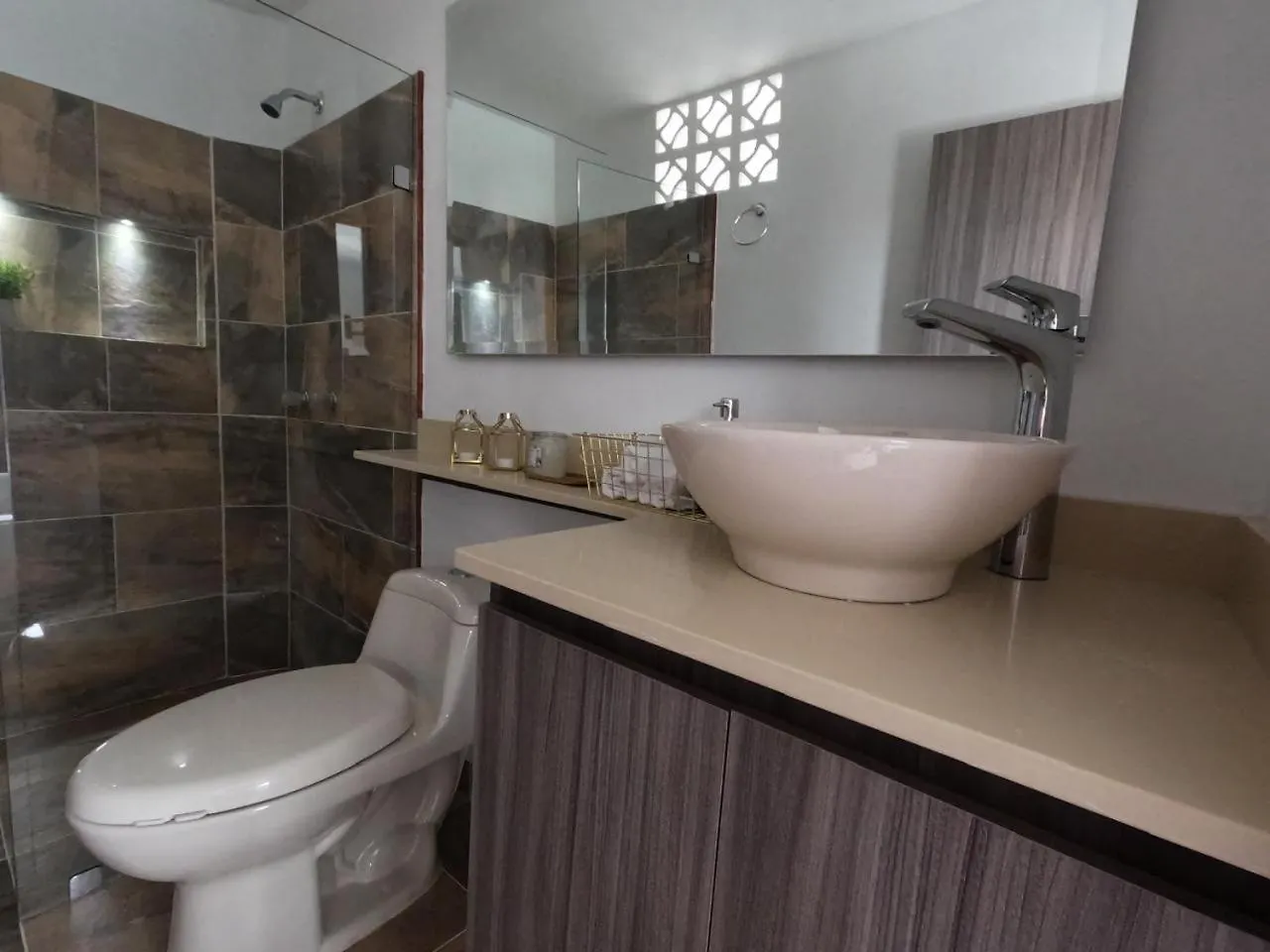 Hermoso Loft Cerca Al Poblado Y Al Metro メデジン 0*,  コロンビア